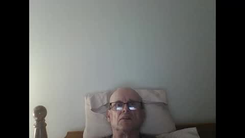 Snapshot of pmb11 chatting on 10.09.25 trek 11 online show from 10.09.25