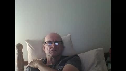 Snapshot of pmb11 chatting on 10.09.25 trek 11 online show from 10.09.25