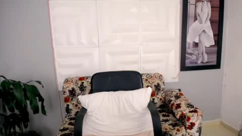 Snapshot of pocahontas_mcry chatting on 04.21.26 pocahontas online show from 04.21.26