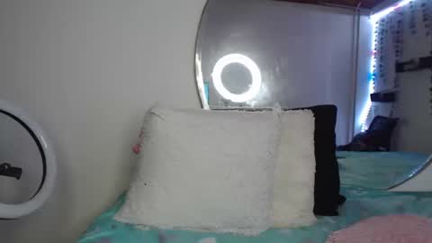 Snapshot of poison_doll2 chatting on 09.10.25 poison_doll2 online show from 09.10.25