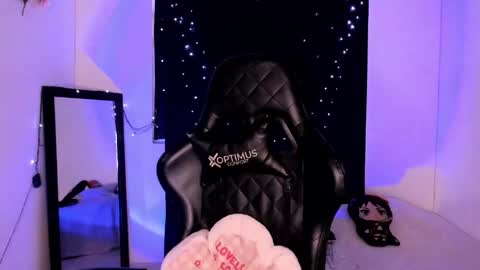 Willow                      Hours 12pm to 630pm Colombian time FRIDAY AND SUNDAY FREE DAYS online show from 01.12.25