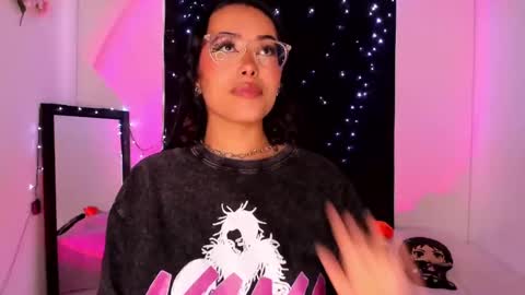 Willow                      Hours 12pm to 630pm Colombian time FRIDAY AND SUNDAY FREE DAYS online show from 01.16.25