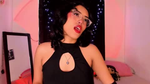 Willow                      Hours 12pm to 630pm Colombian time FRIDAY AND SUNDAY FREE DAYS online show from 02.19.25