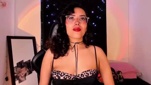 Willow                      Hours 12pm to 630pm Colombian time FRIDAY AND SUNDAY FREE DAYS online show from 03.10.25