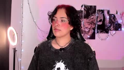 Willow                      Hours 12pm to 630pm Colombian time FRIDAY AND SUNDAY FREE DAYS online show from 09.09.25