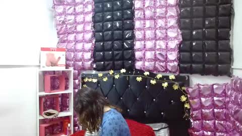 Snapshot of poisondost_hot chatting on 09.25.25 Aleja online show from 09.25.25
