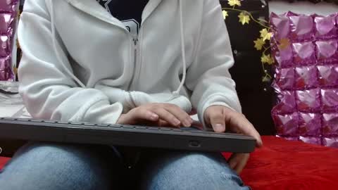 Snapshot of poisondost_hot chatting on 09.28.25 Aleja online show from 09.28.25