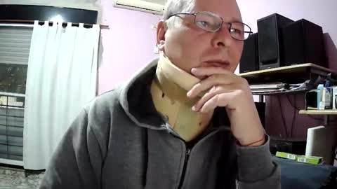 Snapshot of pol22010 chatting on 04.28.26 Polako online show from 04.28.26
