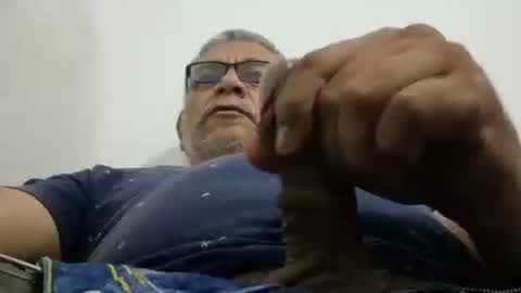 Snapshot of poli475 chatting on 04.27.26 poli online show from 04.27.26