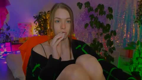 Snapshot of poli__ chatting on 05.28.26 Martha online show from 05.28.26