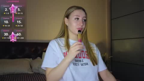 Snapshot of polidevis chatting on 12.01.24 Candytrain online show from 12.01.24