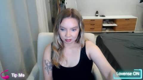 Snapshot of polinajones chatting on 05.08.26 PolinaJones online show from 05.08.26