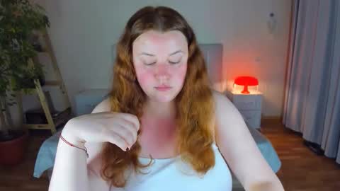 Snapshot of polinasallivan chatting on 09.22.25 Polina online show from 09.22.25