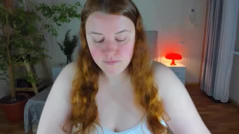 Snapshot of polinasallivan chatting on 09.30.25 Polina online show from 09.30.25