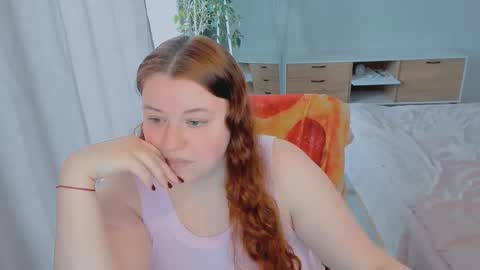 Snapshot of polinasallivan chatting on 10.11.25 Polina online show from 10.11.25