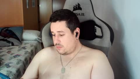 Snapshot of pollito_95 chatting on 12.08.24 Pollito online show from 12.08.24