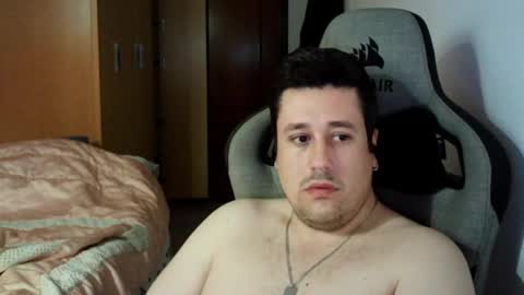 Snapshot of pollito_95 chatting on 12.30.24 Pollito online show from 12.30.24