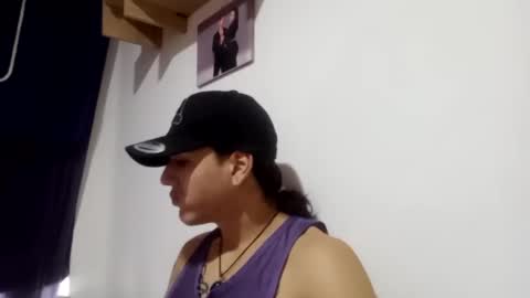 Snapshot of pollon8_kbezon chatting on 12.17.24 Gian online show from 12.17.24