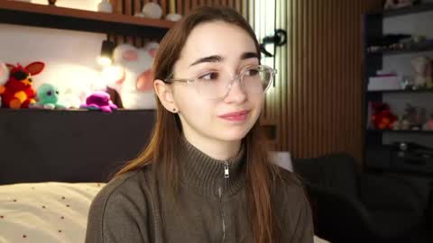 Snapshot of polly_bee chatting on 03.19.26 Polly online show from 03.19.26