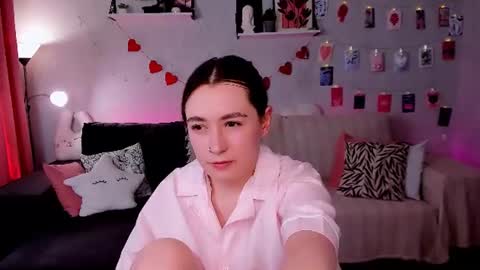Snapshot of polly_pop_ chatting on 06.10.26 Polly online show from 06.10.26