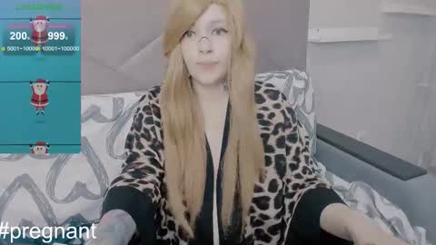 Snapshot of polly_wow chatting on 09.21.25 Polly online show from 09.21.25