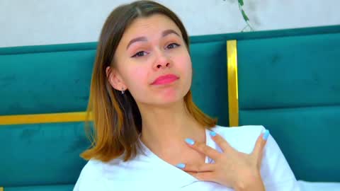 Polly online show from 01.13.25