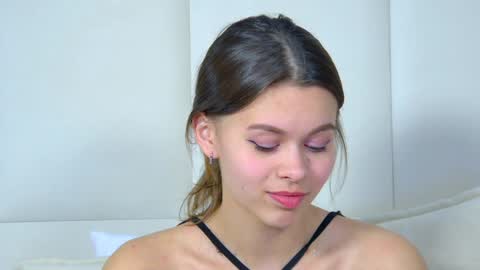 Polly online show from 02.03.25