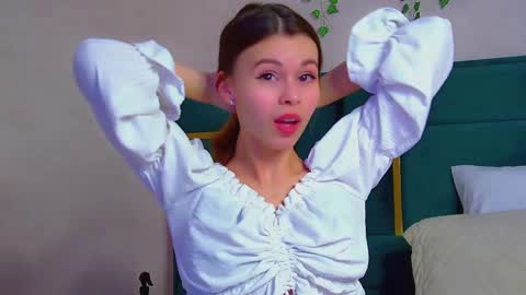 Polly online show from 03.02.25