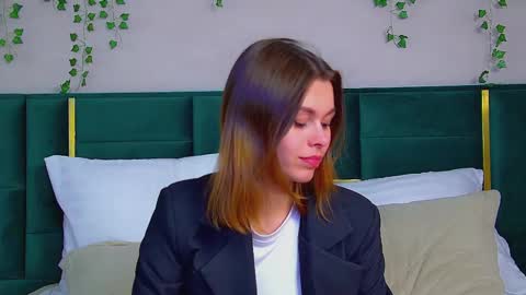 Polly online show from 03.10.25