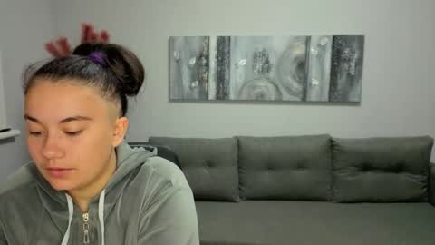 Snapshot of pollyramsey chatting on 11.03.25 Polly online show from 11.03.25