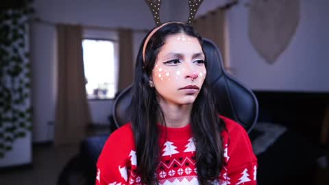 Snapshot of polvodeestrellas_ chatting on 12.23.24 - Help me Reach 100 thumbs up online show from 12.23.24