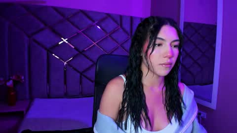 poly sasha  online show from 12.02.25