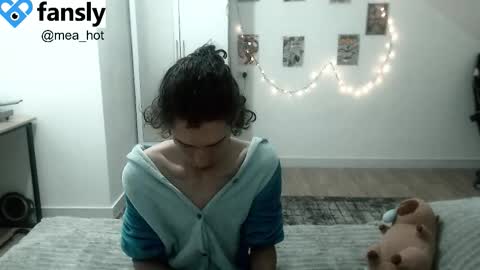 Snapshot of pomo_07 chatting on 10.01.25 aleks ness online show from 10.01.25