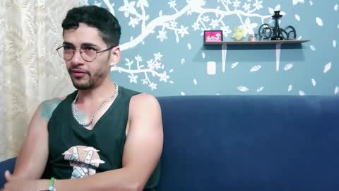 Snapshot of ponzothc chatting on 11.23.25 ponzothc online show from 11.23.25