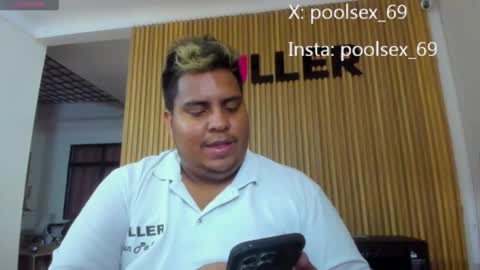 Snapshot of poolsexx_69 chatting on 11.26.25 poolsexx_69 online show from 11.26.25