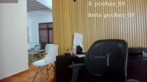 Snapshot of poolsexx_69 chatting on 12.04.25 poolsexx_69 online show from 12.04.25