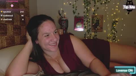 Snapshot of pooncahantits chatting on 10.02.25 Emily at Home online show from 10.02.25