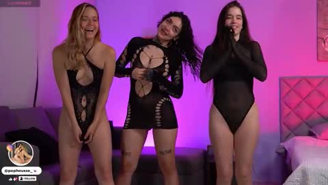 Snapshot of pophouse chatting on 10.16.25             online show from 10.16.25