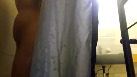 Snapshot of poppin175 chatting on 10.28.25 Fun hood couple online show from 10.28.25