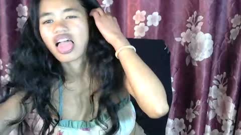Snapshot of poppy_kelley chatting on 06.27.26 Lilly online show from 06.27.26