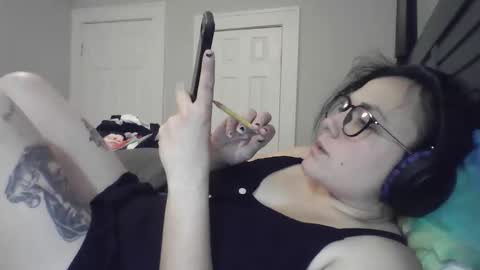 Snapshot of poppy_stax chatting on 10.21.25 Poppy Stax online show from 10.21.25