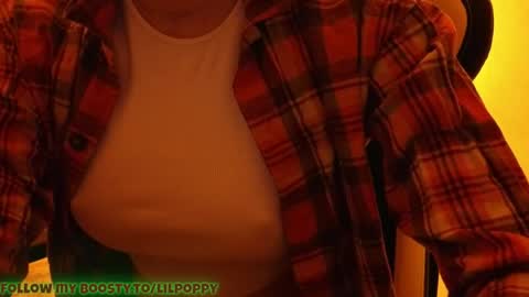 Snapshot of poppybloopy chatting on 05.17.26 April online show from 05.17.26