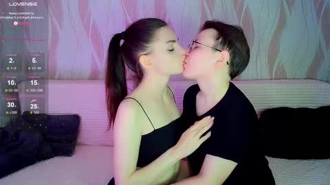 Ana and Tati online show from 10.21.25