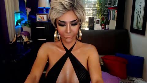 Snapshot of pornstardiva chatting on 04.08.26 DivaGray online show from 04.08.26