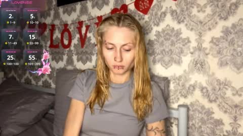  HERES SILVIA AND OlIVIA  WELCOME EVERYONE LOVENSE DOMI REACT TO YOUR TIPS LETS MAKE A GREAT SHOW TOGETHER  online show from 10.11.25