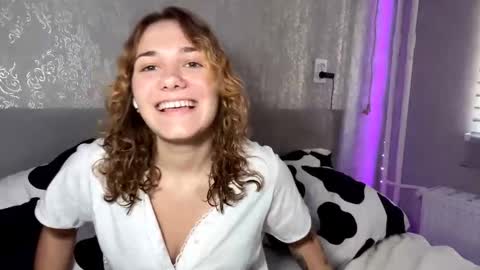 Snapshot of portiadunnuck chatting on 09.30.25 Anna Vdovoch online show from 09.30.25