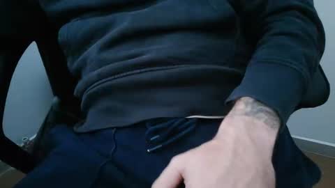 Snapshot of porw23 chatting on 10.17.25 porw23 online show from 10.17.25