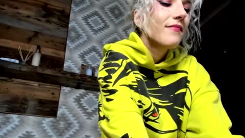 Snapshot of positivevibess chatting on 02.18.25 positivevibess online show from 02.18.25