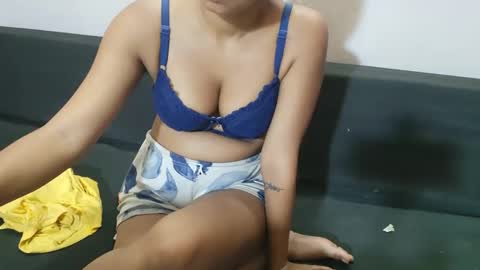 Snapshot of poulomi_das chatting on 10.05.25 poulomi online show from 10.05.25