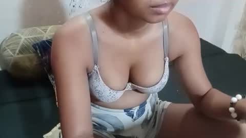 Snapshot of poulomi_das chatting on 10.06.25 poulomi online show from 10.06.25